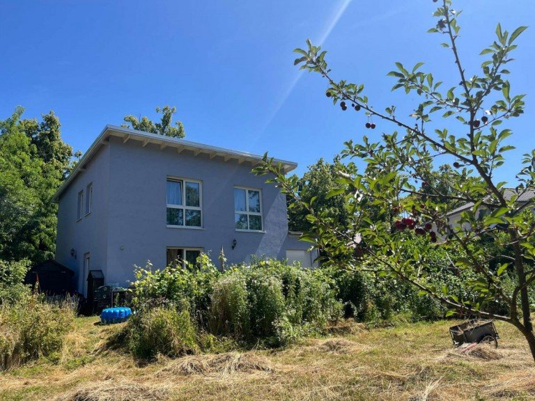 Gartenansicht Schwerin Einfamilienhaus Provisionsfrei! Seltenes Angebot: Wohnhaus mit Einliegerwohnung und separatem Baugrundst�ck