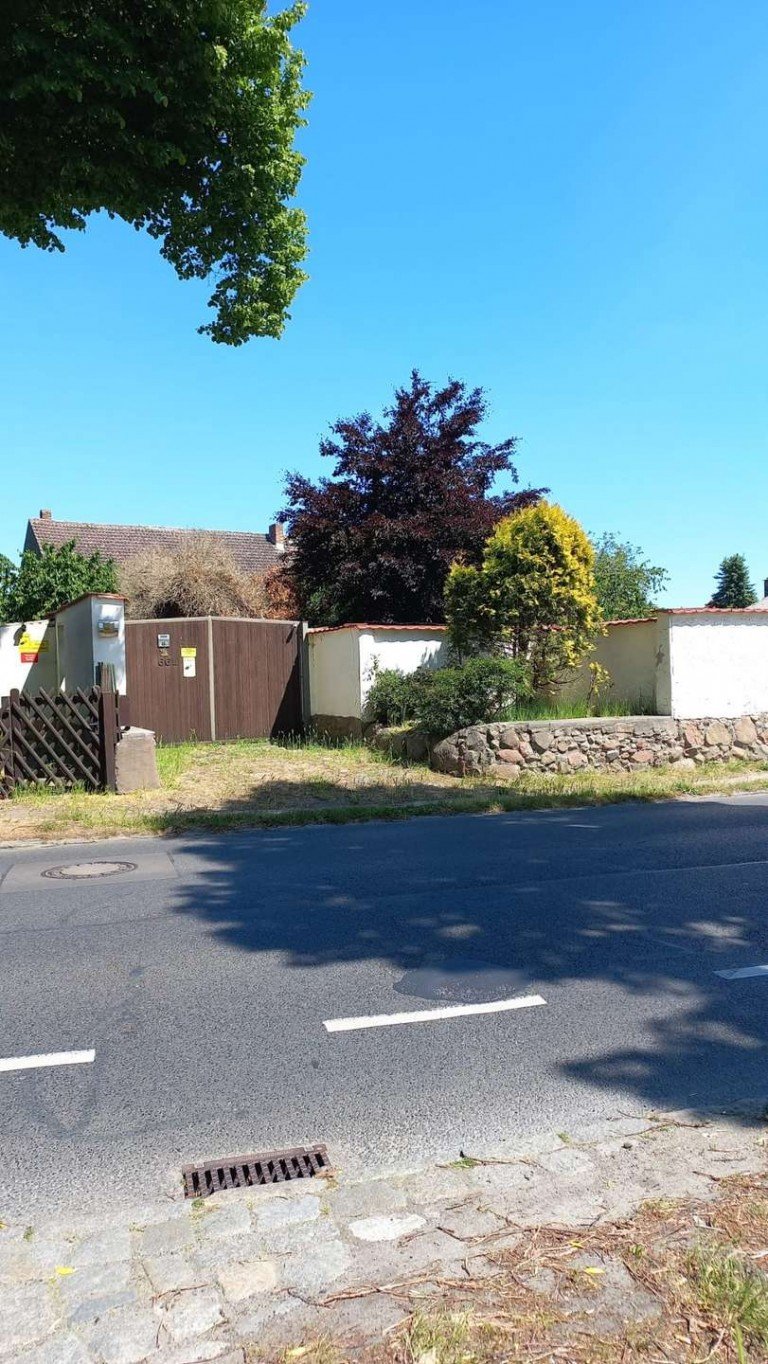 Einfahrt Bestensee Doppelhaush�lfte Sanierungsobjekt in zentraler Lage von Bestensee - Preisreduziert