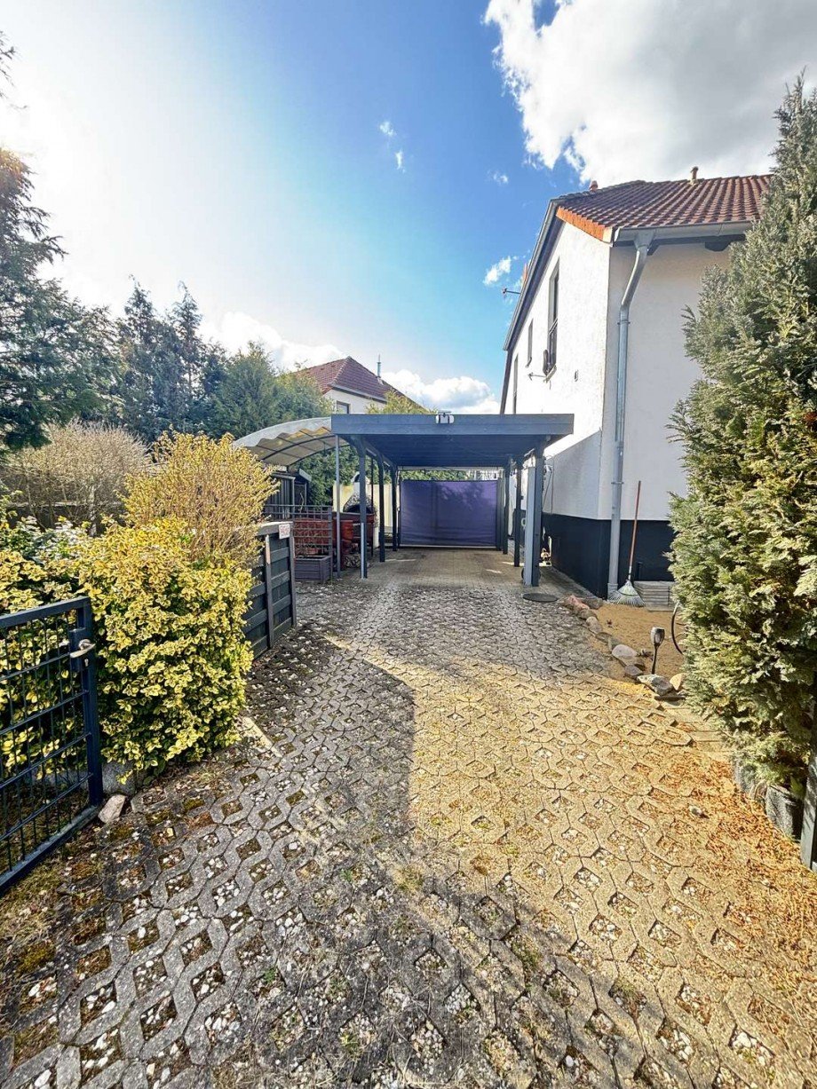 Carport Doppelhaush�lfte Halbe