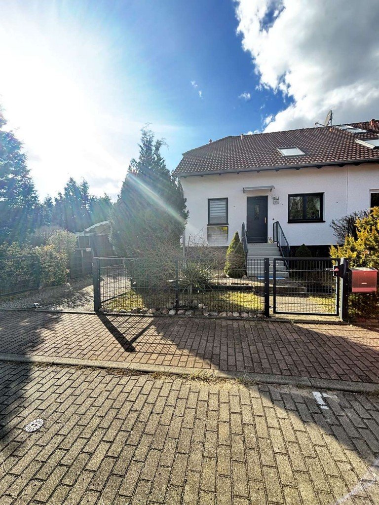 DHH Halbe Doppelhaush�lfte Doppelhaush�lfte vermietet, gutes Zukunftsinvestment